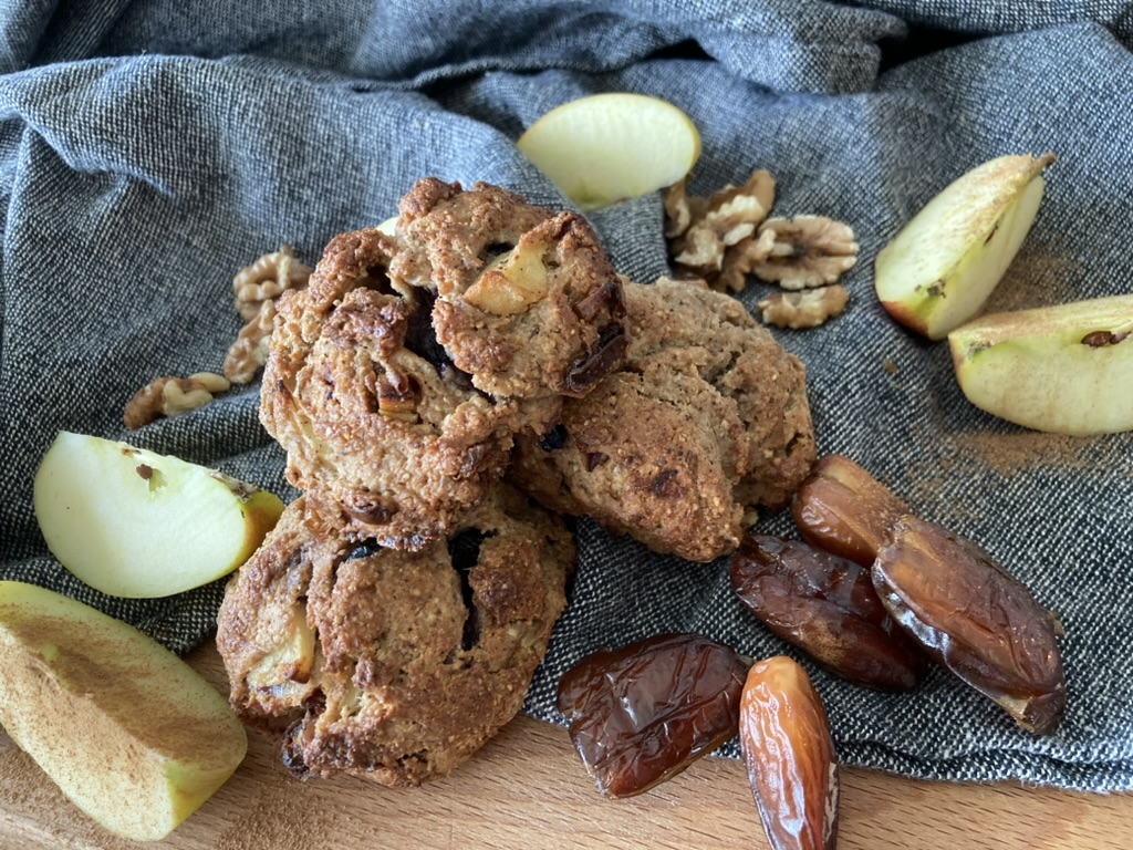 Apple-Blueberry Snack Balls